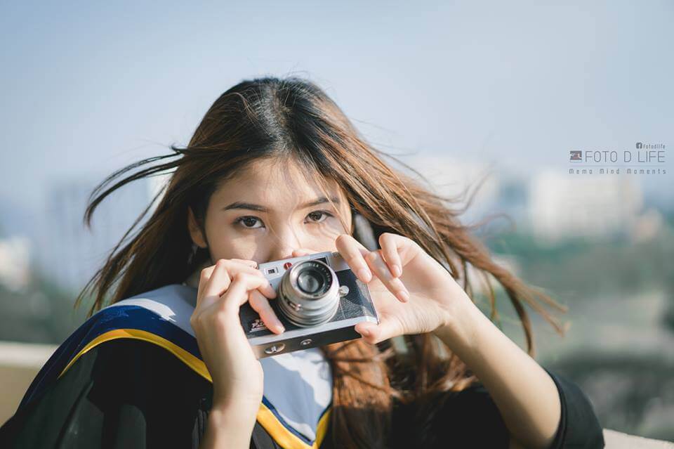 ภาพนี้กล้องอยู่ใกล้แบบ เลยทำให้ฉากหลังค่อนข้างเบลอครับ แต่ไม่ใช่ว่าแบบถือกล้องแล้วจะเบลอมากนะครับ จะบ้าหรอ 555